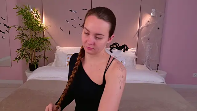 Snapshot of JaniceCollins chatting on November 2025 02:43:02 AM JaniceCollins online show from November 2025 02:43:02 AM