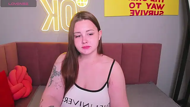 Snapshot of MargaretRoyy chatting on October 2025 02:06:01 AM MargaretRoyy online show from October 2025 02:06:01 AM