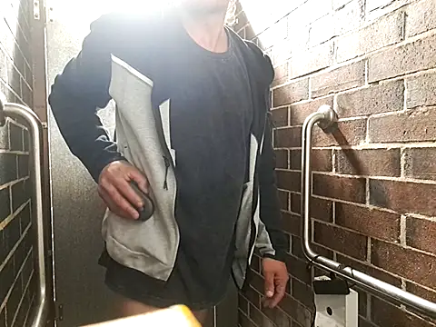 RichardHard 1 online show from October 2025 05:36:02 PM