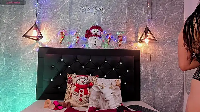 emberhodson online show from November 2025 12:29:02 PM