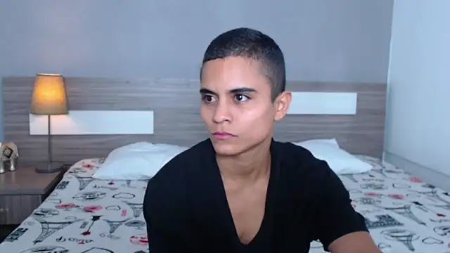 Snapshot of Liiamthompson chatting on October 2025 12:58:01 PM Liiamthompson online show from October 2025 12:58:01 PM