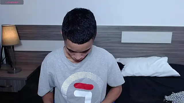 Snapshot of Liiamthompson chatting on November 2025 11:21:01 AM Liiamthompson online show from November 2025 11:21:01 AM