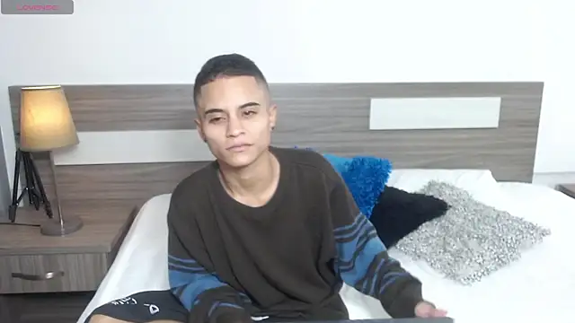 Snapshot of Liiamthompson chatting on November 2025 10:48:01 AM Liiamthompson online show from November 2025 10:48:01 AM