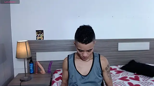 Snapshot of Liiamthompson chatting on November 2025 07:23:02 PM Liiamthompson online show from November 2025 07:23:02 PM