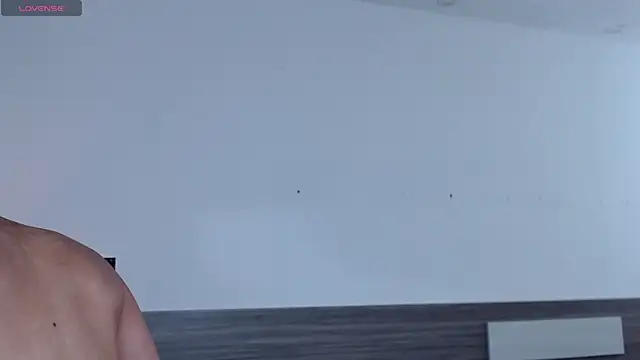 Snapshot of Liiamthompson chatting on November 2025 11:37:01 PM Liiamthompson online show from November 2025 11:37:01 PM