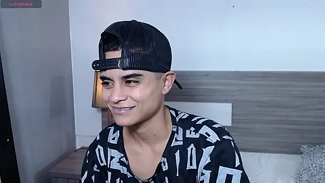 Snapshot of Liiamthompson chatting on November 2025 09:45:01 AM Liiamthompson online show from November 2025 09:45:01 AM