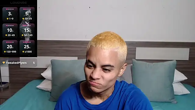 Liiamthompson online show from April 2026 09:15:01 AM