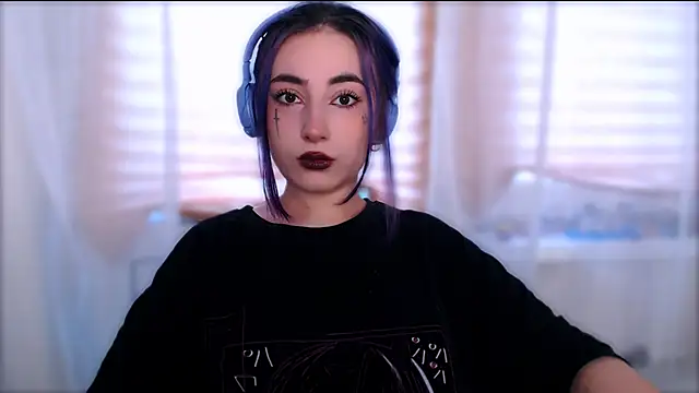 purplewitch online show from November 2025 07:25:01 AM