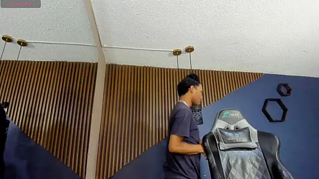 ErickCarmack online show from March 2025 04:02:02 AM