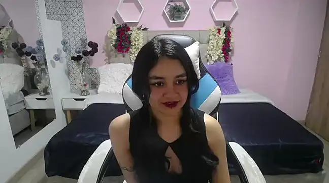 Lucy Harris online show from January 2025 07:32:02 PM