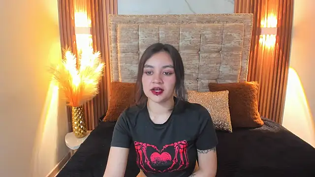 Lucy Harris online show from February 2025 07:19:02 PM
