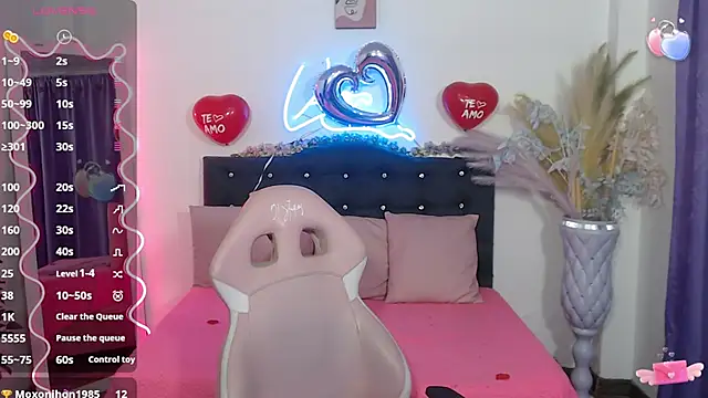 palmerfox tay online show from March 2025 06:18:02 AM