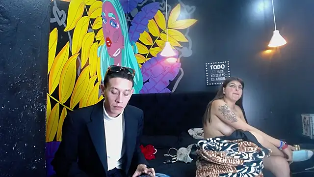 Snapshot of SimonAndJocelyn chatting on February 2025 01:41:02 AM SimonAndJocelyn online show from February 2025 01:41:02 AM