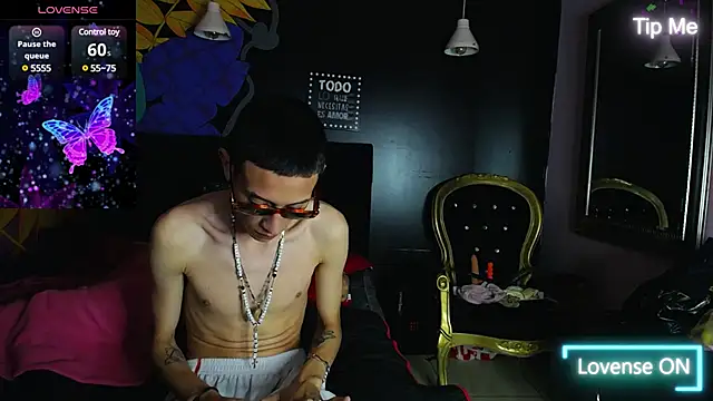 Snapshot of SimonAndJocelyn chatting on March 2025 08:10:02 AM SimonAndJocelyn online show from March 2025 08:10:02 AM