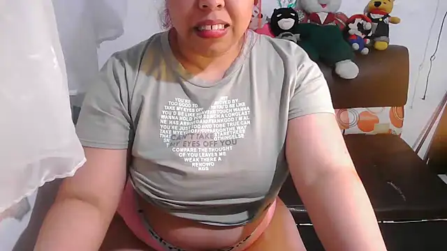 alexandraluv online show from November 2025 01:06:02 AM