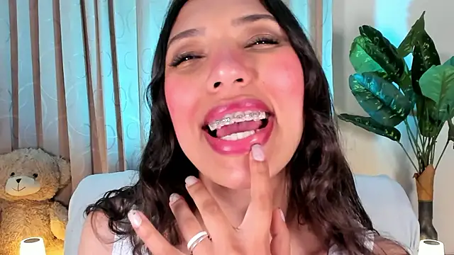 Miss veronicaa2 online show from February 2026 01:30:02 PM