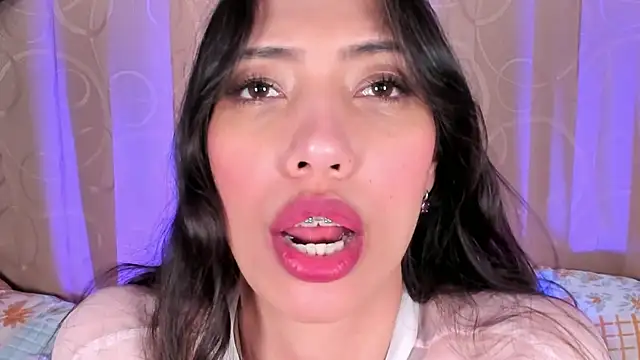 Snapshot of Miss_veronicaa2 chatting on June 2026 01:26:02 PM Miss veronicaa2 online show from June 2026 01:26:02 PM