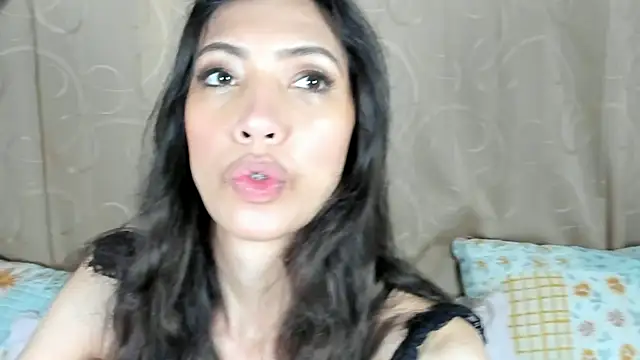 Snapshot of Miss_veronicaa2 chatting on June 2026 01:11:01 PM Miss veronicaa2 online show from June 2026 01:11:01 PM