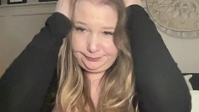 BustyHayleyUk online show from February 2025 04:00:02 PM