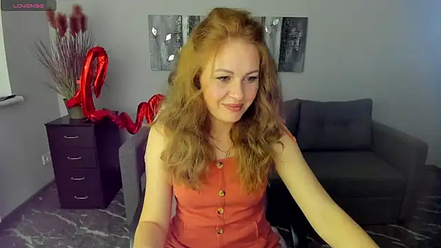 Snapshot of Mira_Whites chatting on February 2025 02:22:02 PM Mira Whites online show from February 2025 02:22:02 PM