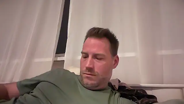 Christian87xxx online show from December 2025 05:29:02 PM