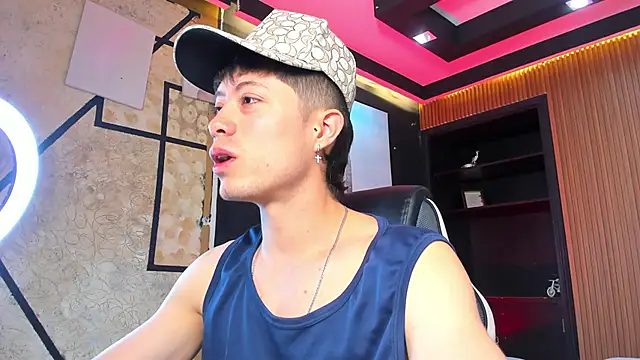 marcuscollins1  online show from December 2025 01:38:02 PM