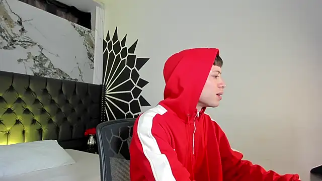 marcuscollins1  online show from April 2026 01:33:02 PM