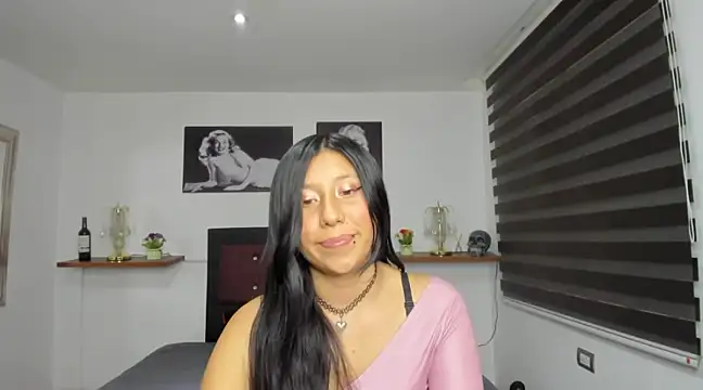 Snapshot of Nohemi_louse chatting on February 2025 07:38:02 PM Nohemi louse online show from February 2025 07:38:02 PM