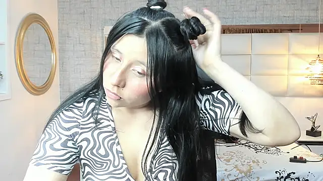 Snapshot of Nohemi_louse chatting on November 2025 07:01:02 PM Nohemi louse online show from November 2025 07:01:02 PM