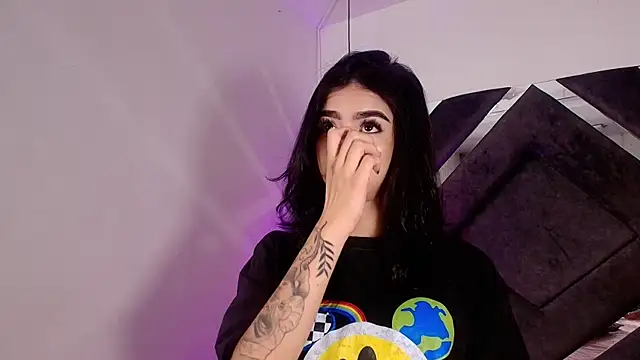 Snapshot of sara_lopee1 chatting on October 2025 12:02:02 PM sara lopee1 online show from October 2025 12:02:02 PM