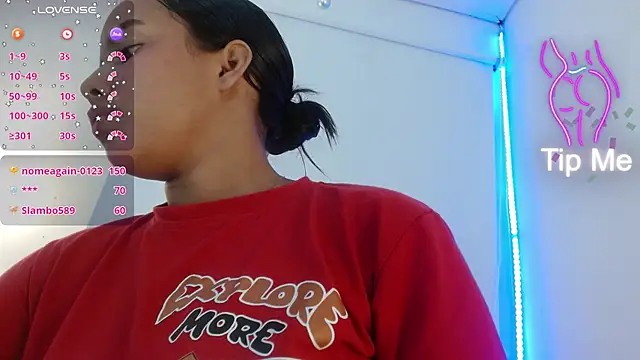 Roxy Stonee online show from October 2025 07:34:01 PM