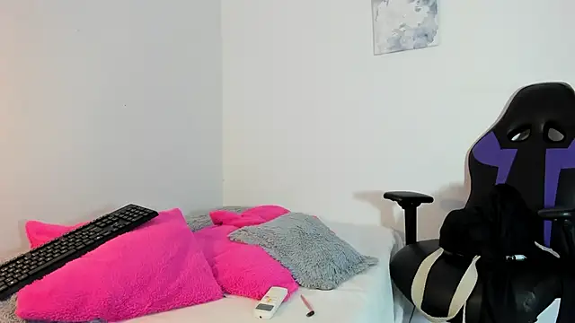 Roxy Stonee online show from February 2026 07:40:01 PM