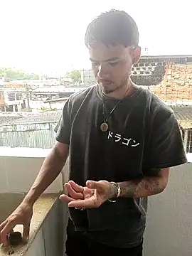 Niick01  online show from October 2025 04:08:02 PM