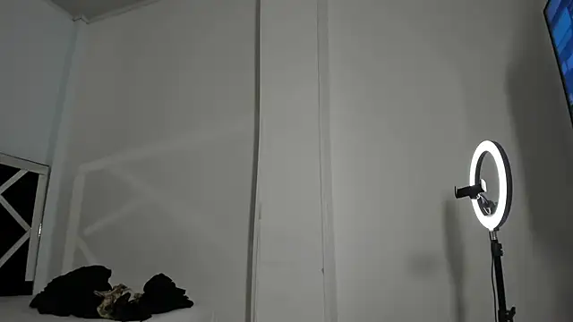 Snapshot of Annyrosee chatting on February 2025 10:40:01 PM Annyrosee online show from February 2025 10:40:01 PM