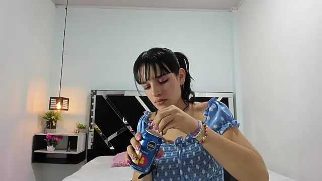 Snapshot of Annyrosee chatting on March 2025 08:00:02 PM Annyrosee online show from March 2025 08:00:02 PM