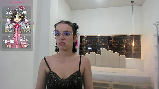 Snapshot of Annyrosee chatting on September 2025 08:52:01 PM Annyrosee online show from September 2025 08:52:01 PM