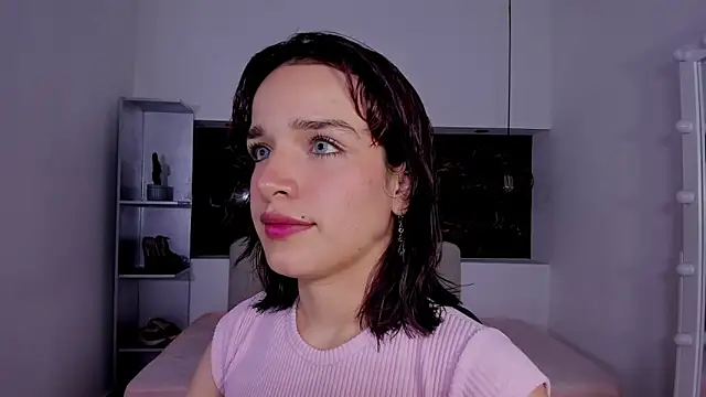 Annyrosee online show from February 2026 08:14:02 PM