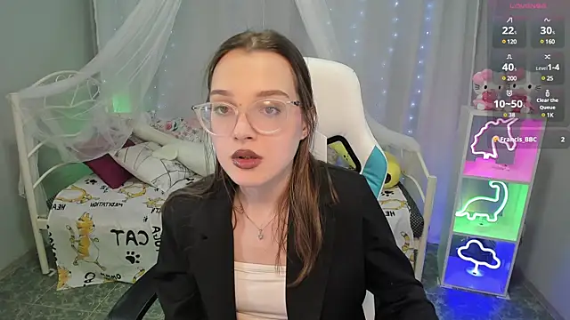 kaisajenner online show from February 2025 10:08:02 PM