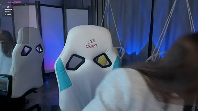 kaisajenner online show from November 2025 09:17:01 PM