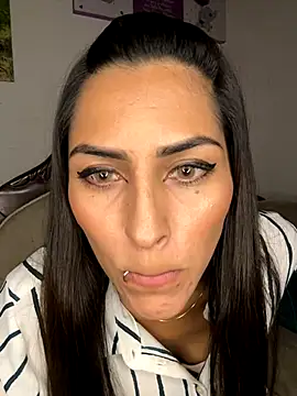 Sofiadelacruz online show from October 2025 10:29:02 PM