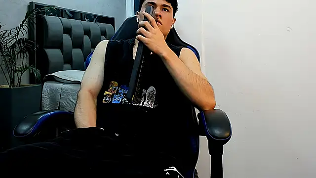 Snapshot of roan_birkin chatting on November 2025 07:13:02 PM roan birkin online show from November 2025 07:13:02 PM