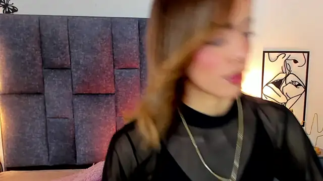 Snapshot of Violetta_Ficher chatting on June 2026 02:12:01 AM Violetta Ficher online show from June 2026 02:12:01 AM