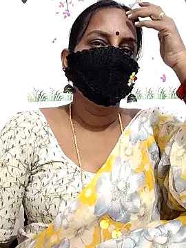 Snapshot of Tamil_Meera12 chatting on April 2026 03:22:01 AM Tamil Meera12 online show from April 2026 03:22:01 AM