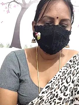 Snapshot of Tamil_Meera12 chatting on May 2026 03:02:02 AM Tamil Meera12 online show from May 2026 03:02:02 AM