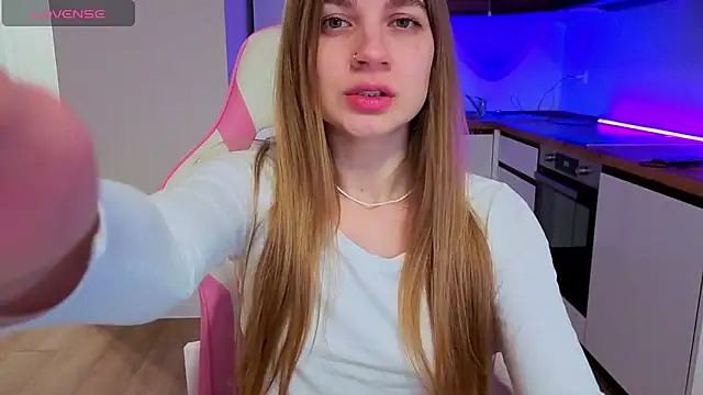 Enjoy everymoment  online show from April 2026 04:03:01 PM