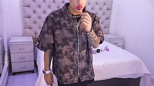 JhoanLeandro online show from March 2026 05:26:02 AM