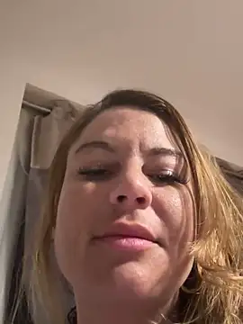 BambixoxUK online show from January 2025 05:42:02 PM