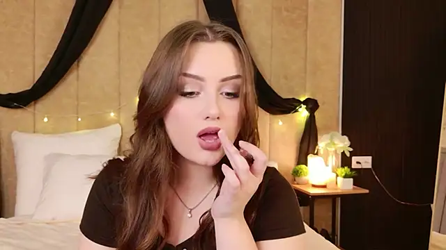 Kendra Parlow online show from December 2025 08:26:01 PM