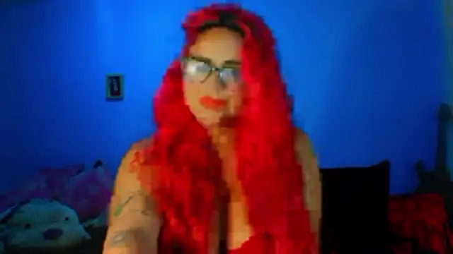 EstefyTabbo online show from April 2026 09:13:01 PM