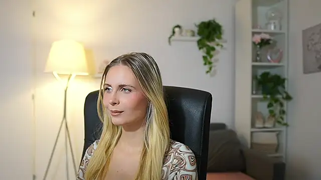 catecrago  online show from September 2025 01:00:02 PM